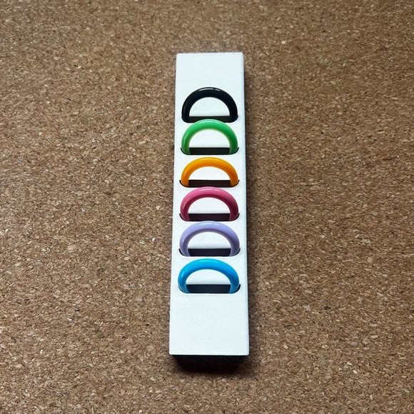 Gucci Vintage Watch Bezels Set of 6 – Multicolor Inserts, Original Box - Picture 6 of 7